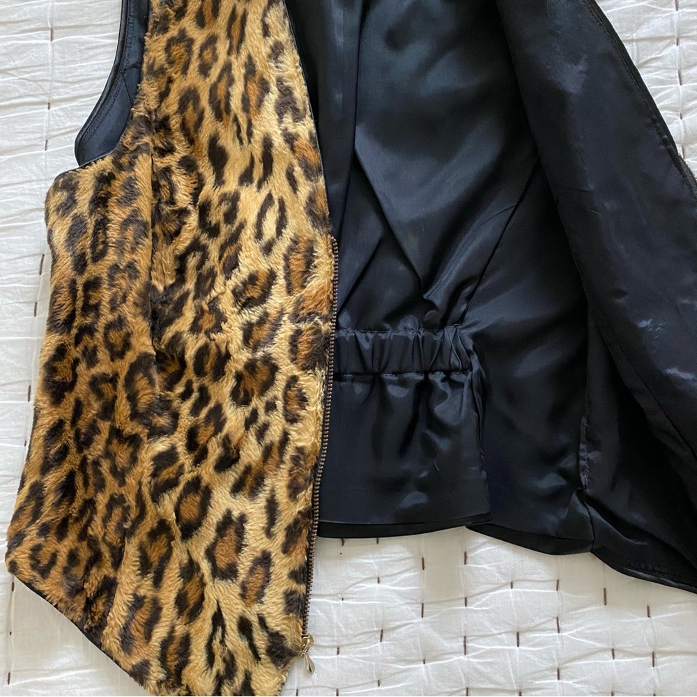 Cache Faux Fur Leopard Print Mini Skirt And Vest … - image 4